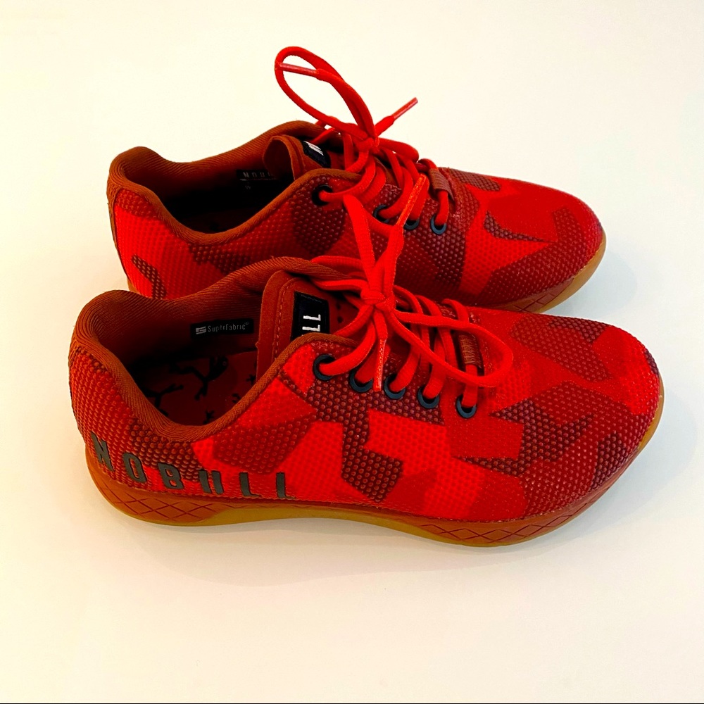 NOBULL Red Camo Trainer w/ Gum Sole - size 7.5 - LIKE NEW!